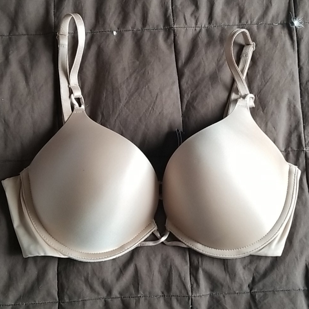 Victoria's Secret Bombshell Plunge